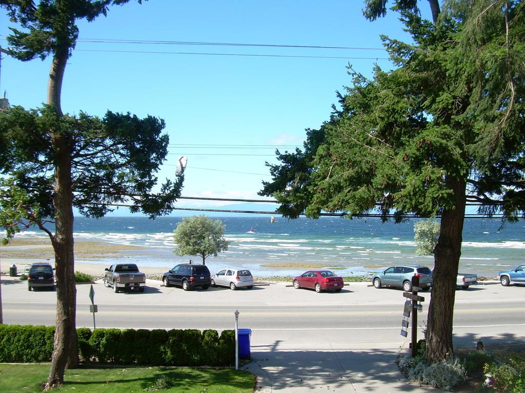 Davis Bay Bed & Breakfast Сешелт Екстериор снимка